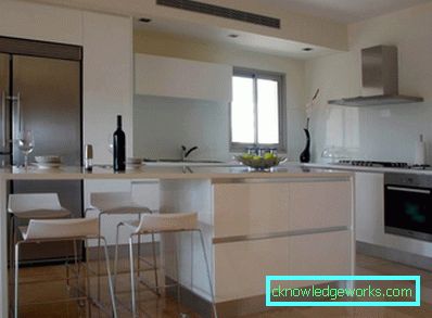 Кухињски дизајн са баром Кухињски дизајн са баром