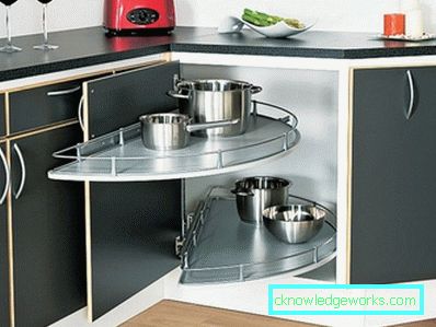Вртуљак за кухињу у доњем ормарићу Вртуљак за кухињу у доњем ормарићу