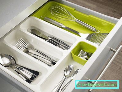 Пуњење кухињских ормарића Пуњење кухињских ормарића