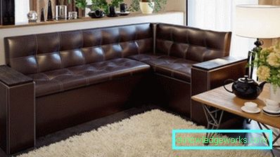 Склопиви кауч у кухињи са креветом Склопиви кауч у кухињи са креветом