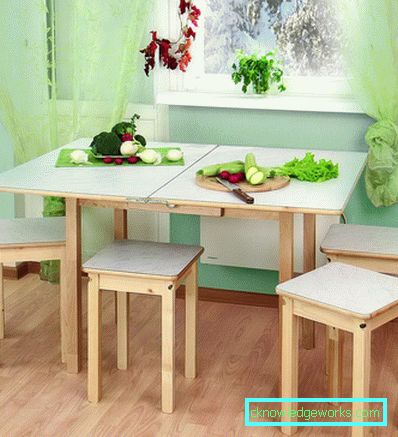 Клизни кухињски стол Клизни кухињски стол