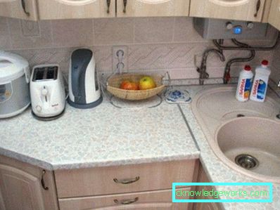 Угаона кухиња за малу кухињу