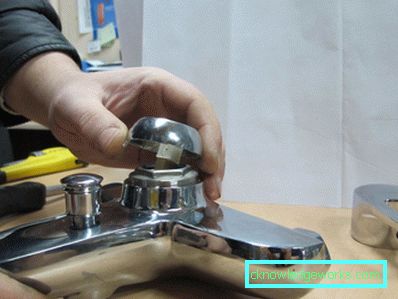 Детаљи процеса замене миксера Детаљи процеса замене миксера